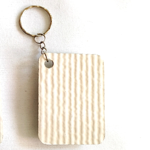 NEW Handmade Keychain Bag Tag! Italian Textured Wood & Genuine Cowrie Shell. - Picture 2 of 6